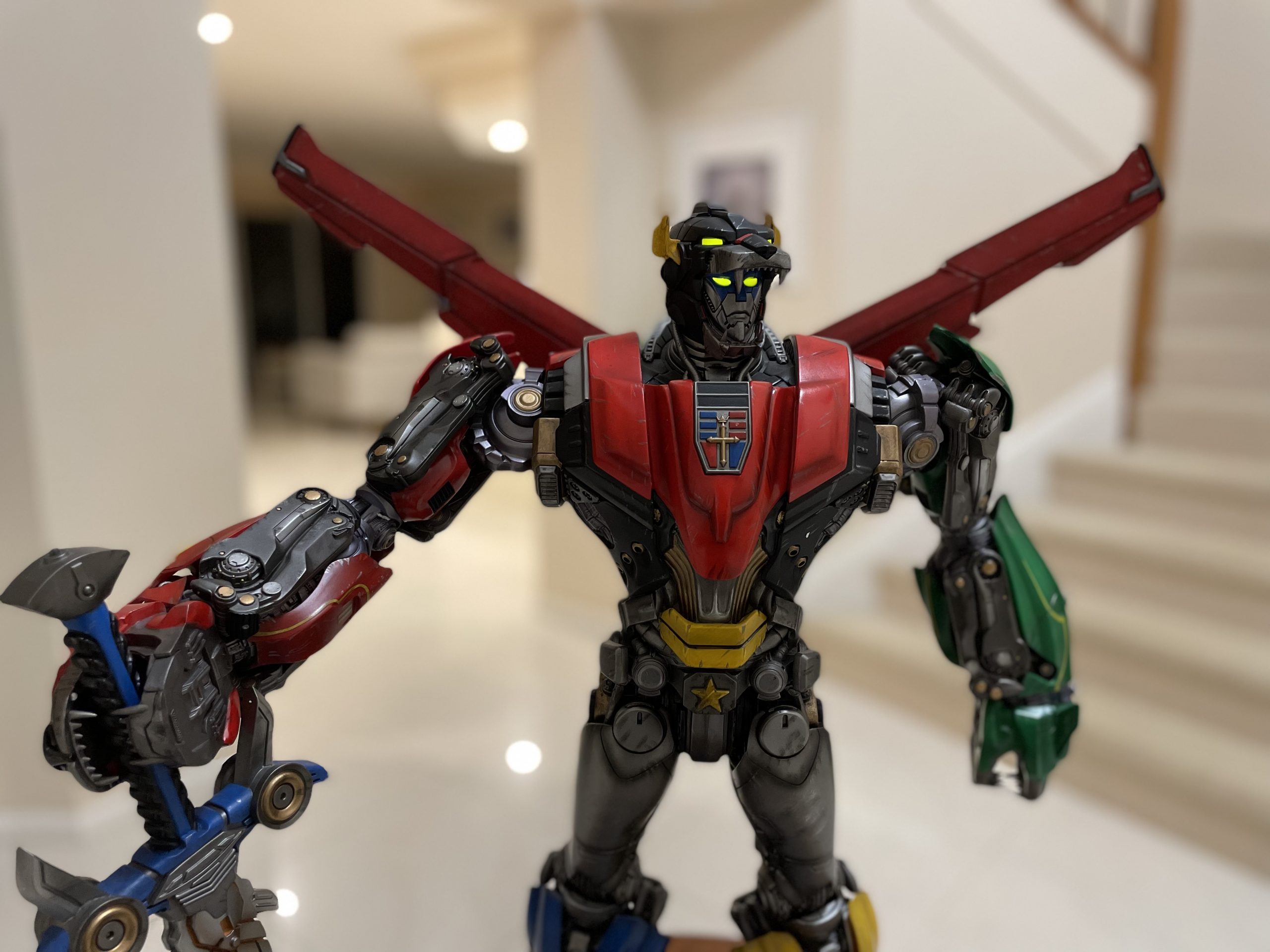 Voltron Maquette Statue - Image 4
