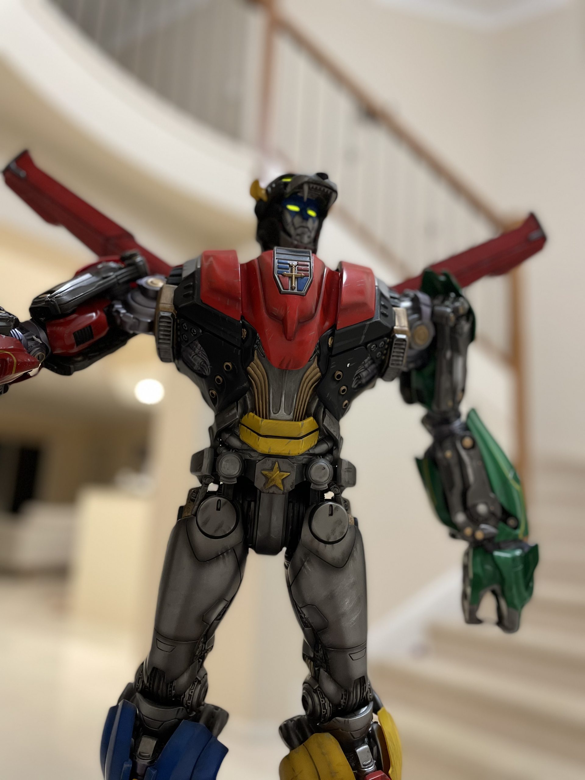 Voltron Maquette Statue - Image 2