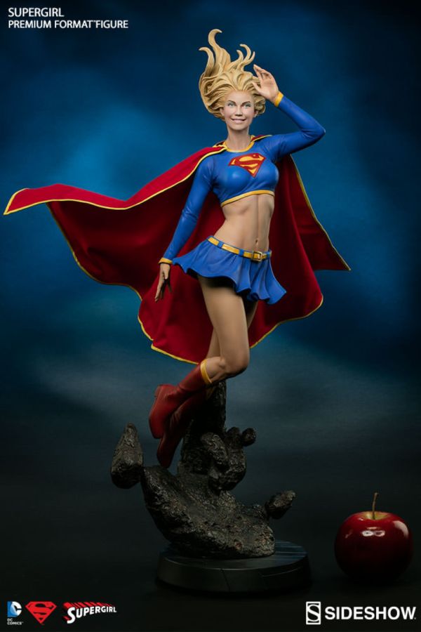 DC Comics - Supergirl Premium Format 1:4 Scale Statue - Image 2