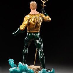 DC Comics - Aquaman Premium Format 1:4 Scale Statue - Image 3