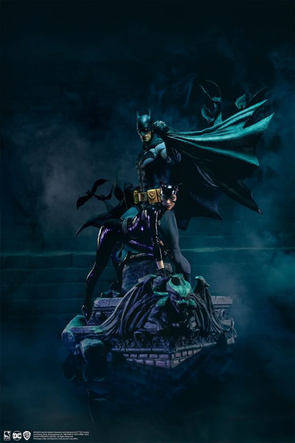 Batman - Batman & Catwoman Reunion 1:4 Scale Statue - Image 4