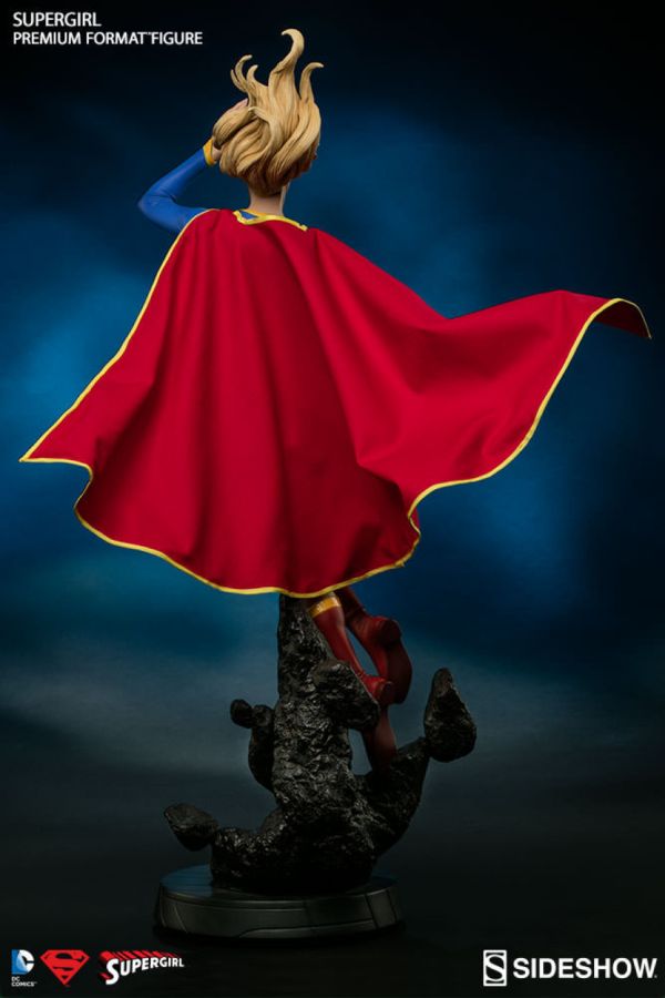 DC Comics - Supergirl Premium Format 1:4 Scale Statue - Image 5