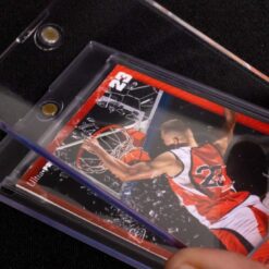 ULTRA PRO One Touch 35PT Magnetic Card Holder for Sleeved cards - Image 6