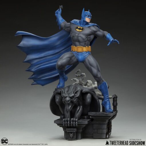 Batman - Batman (Retro Edition) 1:4 Scale Maquette - Image 3