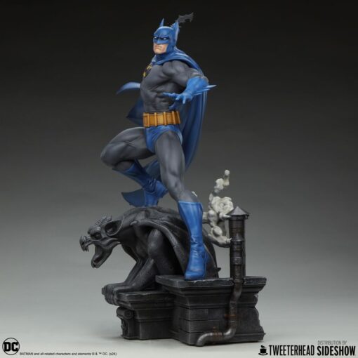 Batman - Batman (Retro Edition) 1:4 Scale Maquette - Image 4