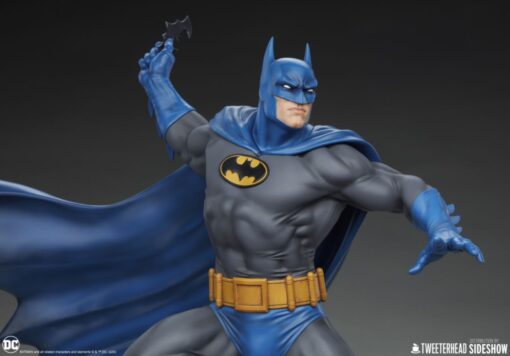 Batman - Batman (Retro Edition) 1:4 Scale Maquette - Image 9